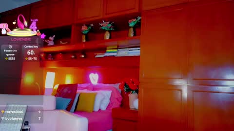 Sofa bonita  online show from February 28, 2025, 5:04 pm