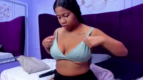 sofiifox online show from February 9, 2025, 11:47 am