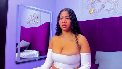 sofiifox online show from February 28, 2025, 1:47 pm