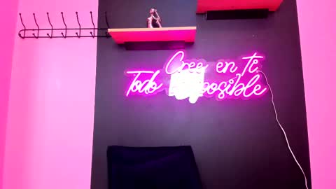 sofiifox online show from March 6, 2025, 8:27 pm