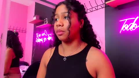 sofiifox online show from March 11, 2025, 6:52 pm