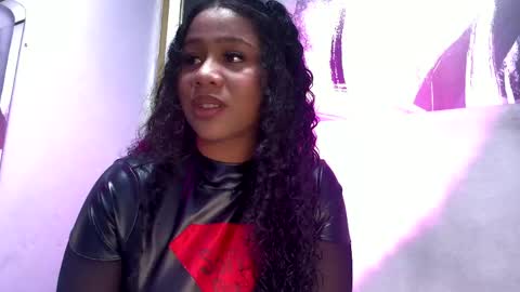 sofiifox online show from April 24, 2026, 4:04 am