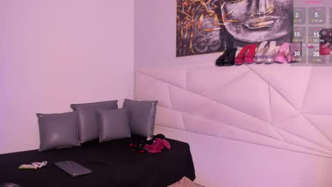      online show from December 15, 2025, 11:25 am