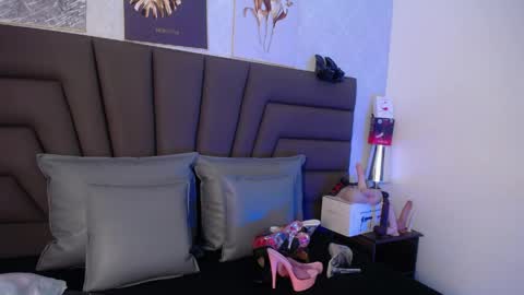      online show from March 30, 2026, 11:22 am