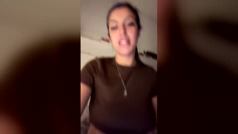 sofisofia1111 online show from April 23, 2026, 10:01 pm