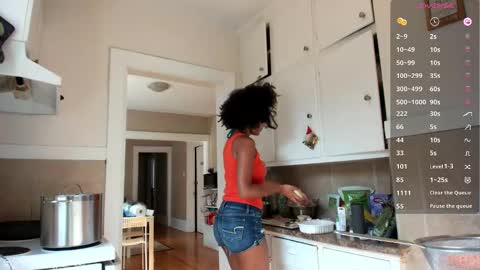 Chloe Kiwi online show from September 9, 2025, 6:40 pm