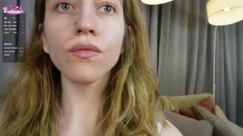 softdreamer_ online show from February 6, 2026, 2:09 pm