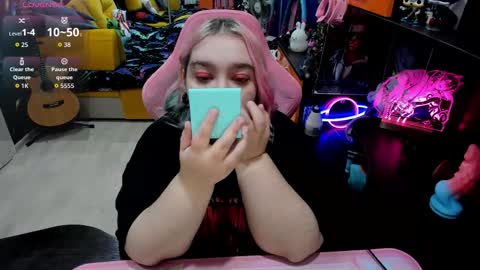 Sofie online show from September 24, 2025, 3:43 am