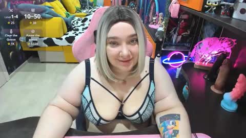 Sofie online show from November 20, 2025, 2:01 am