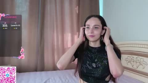 Elly online show from October 3, 2025, 6:54 am