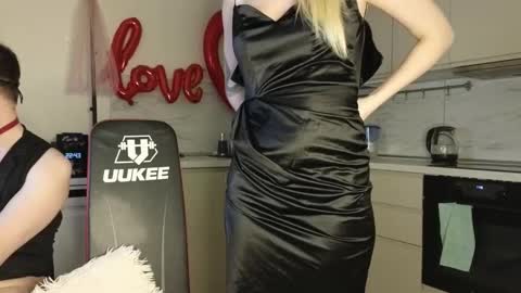 Snapshot of sofyandmike chatting on February 14, 2026, 7:43 pm SOFYandMIKE online show from February 14, 2026, 7:43 pm