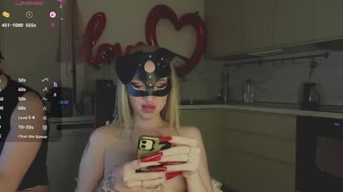 Snapshot of sofyandmike chatting on February 21, 2026, 9:38 pm SOFYandMIKE online show from February 21, 2026, 9:38 pm