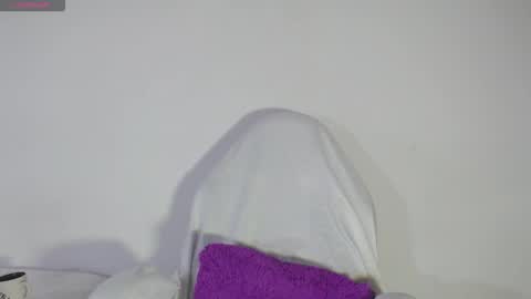     online show from March 27, 2026, 1:33 pm