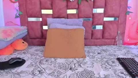 Snapshot of sol_stephanny chatting on February 14, 2025, 6:29 pm Sol online show from February 14, 2025, 6:29 pm