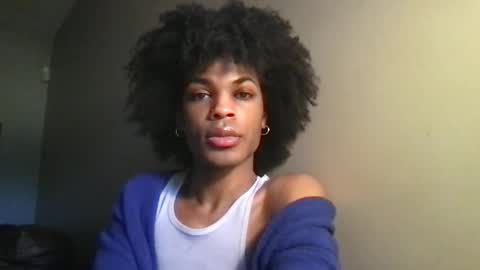 SolaceEve online show from November 24, 2025, 6:51 pm