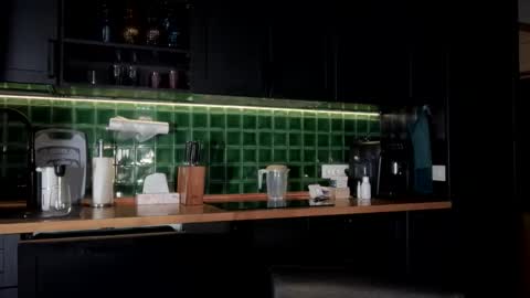 Bella online show from March 1, 2026, 4:25 am