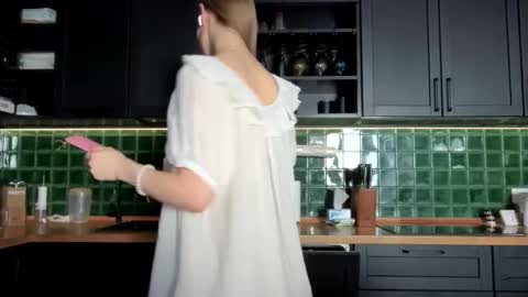 Bella online show from March 19, 2026, 4:16 am