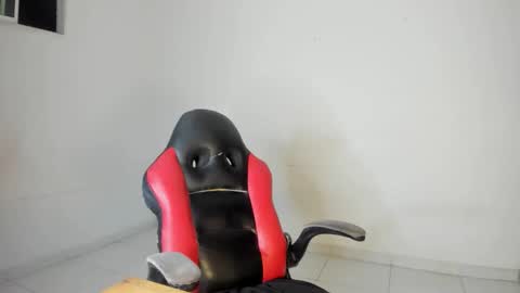 Moonie  online show from November 7, 2025, 5:40 am