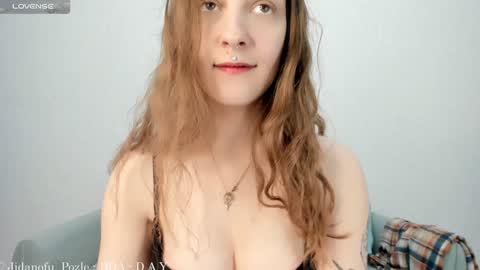 SolarAlice online show from January 18, 2025, 2:02 pm