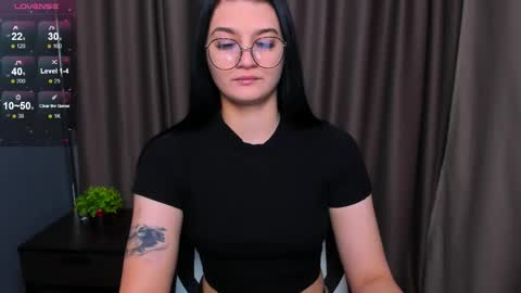 Sonya online show from October 14, 2025, 1:28 am