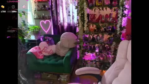 Snapshot of solesticia chatting on April 28, 2026, 7:41 pm solesticia online show from April 28, 2026, 7:41 pm