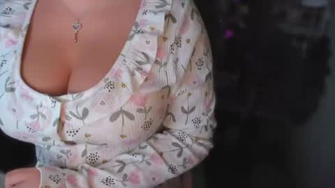 Snapshot of solisgaby chatting on July 18, 2026, 6:01 pm Gaby Solis online show from July 18, 2026, 6:01 pm