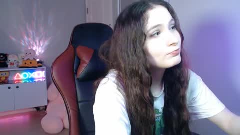 Snapshot of solitudebby chatting on April 25, 2026, 6:27 pm Becky online show from April 25, 2026, 6:27 pm