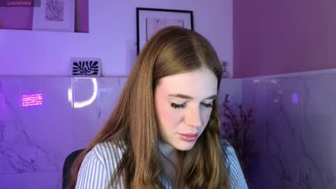 sollarkristy online show from April 28, 2026, 6:40 am