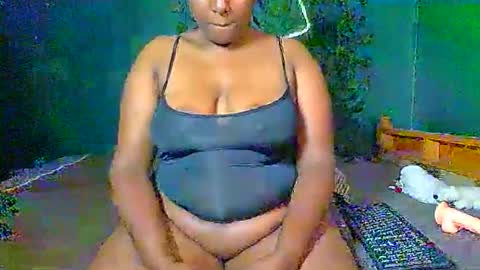 Snapshot of sollybunny chatting on May 3, 2026, 12:16 am Solly bunny online show from May 3, 2026, 12:16 am