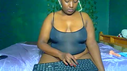 Snapshot of sollybunny chatting on May 17, 2026, 1:25 am Solly bunny online show from May 17, 2026, 1:25 am