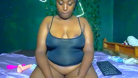 Snapshot of sollybunny chatting on May 18, 2026, 12:07 am Solly bunny online show from May 18, 2026, 12:07 am