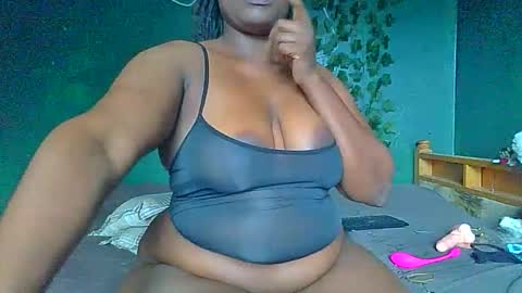 Snapshot of sollybunny chatting on June 6, 2026, 5:23 am Solly bunny online show from June 6, 2026, 5:23 am