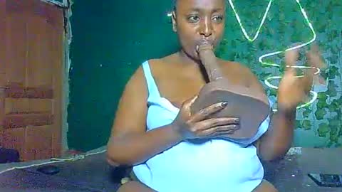 Snapshot of sollybunny chatting on July 30, 2026, 3:27 am Solly bunny online show from July 30, 2026, 3:27 am