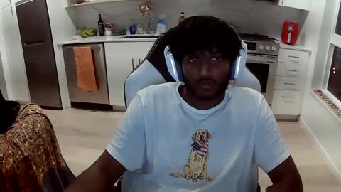 solo online show from January 5, 2025, 12:31 am