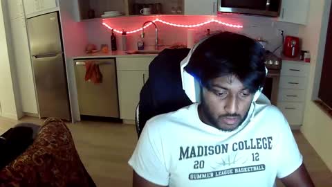 solo online show from January 9, 2025, 11:56 pm