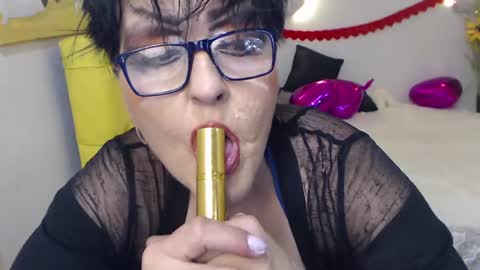 sondrariddle online show from February 22, 2025, 10:42 pm