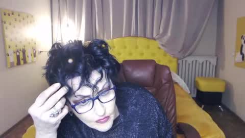 sondrariddle online show from April 19, 2026, 8:11 pm