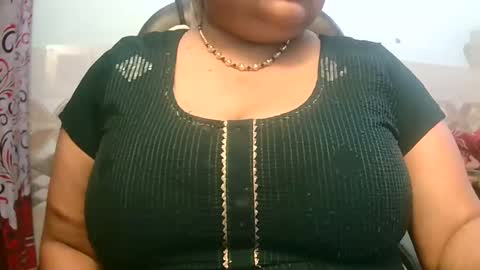 soni88888 online show from January 28, 2025, 3:35 pm