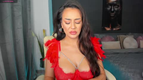 Sonia  Rey online show from February 4, 2025, 6:27 pm