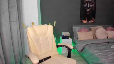 Sonia  Rey online show from February 12, 2025, 8:50 pm