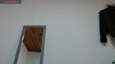 sonialatin69 online show from April 17, 2026, 3:04 pm