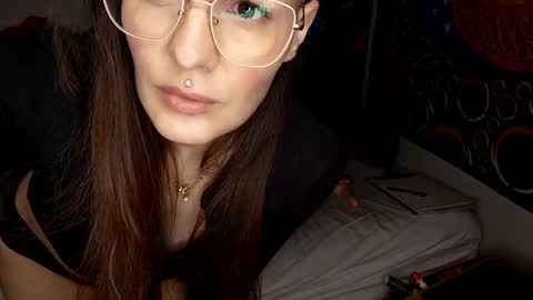 Sonnie Day online show from March 4, 2026, 7:47 am