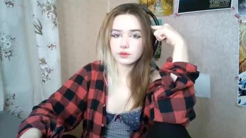 Mila online show from April 21, 2026, 5:17 pm