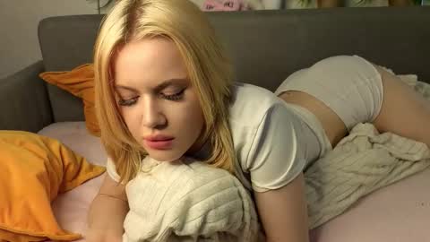 Sonya vibe online show from March 3, 2026, 2:45 pm