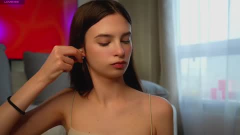 Eva 3 online show from March 4, 2025, 9:18 am