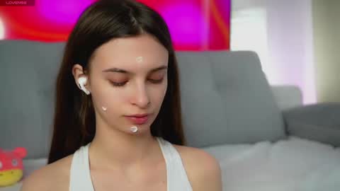 Eva 3 online show from March 5, 2025, 8:21 am