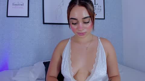 Sophia online show from February 3, 2025, 7:42 pm