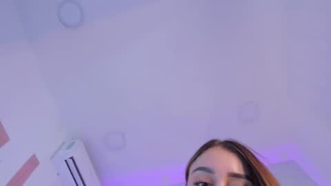 Sophia online show from December 4, 2025, 10:07 pm