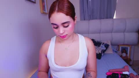 Snapshot of soph1a_roy chatting on May 14, 2026, 1:29 pm Sophia Roy online show from May 14, 2026, 1:29 pm
