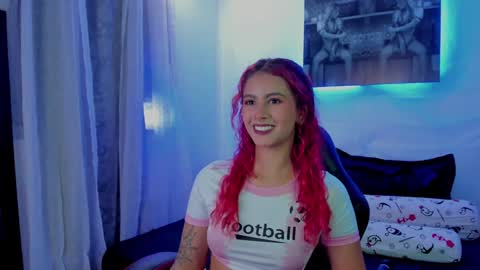 Snapshot of sophi_01 chatting on December 14, 2024, 5:40 am sophie online show from December 14, 2024, 5:40 am